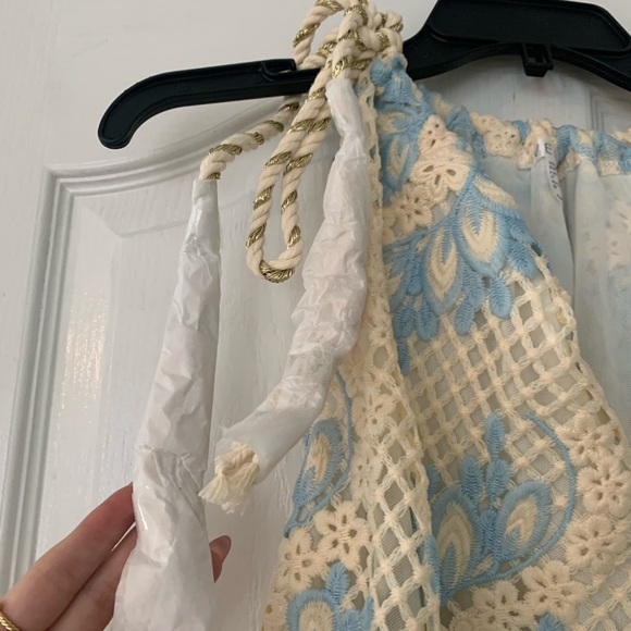 New sleeveless crochet shirt with tie shoulders - Picture 3 of 4